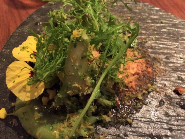 Broccoli / Nussbutter / Sauerklee / Mimolette