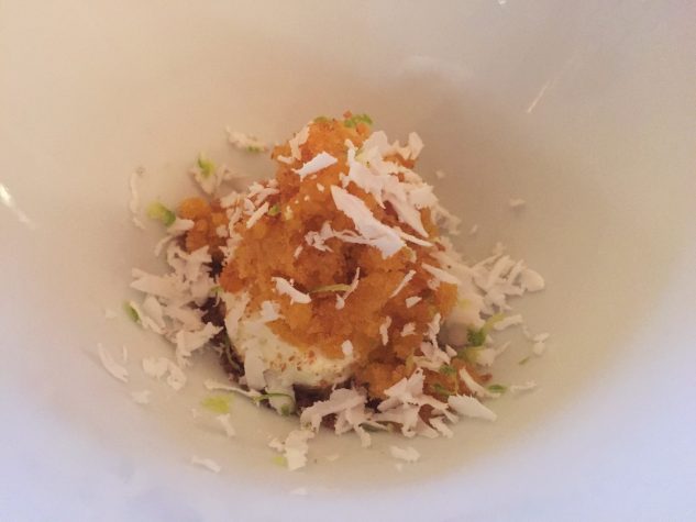 Pré-Dessert: Passionsfruchtsorbet, Kokosnuss, Pandanschaum