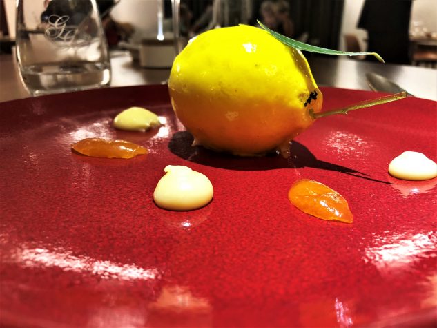 Echte "falsche" Zitrone aus Menton, Zitrus-Bergamotte-Sorbet, japanische Kumquat, Zitronenthymiancreme, knusprige Meringue