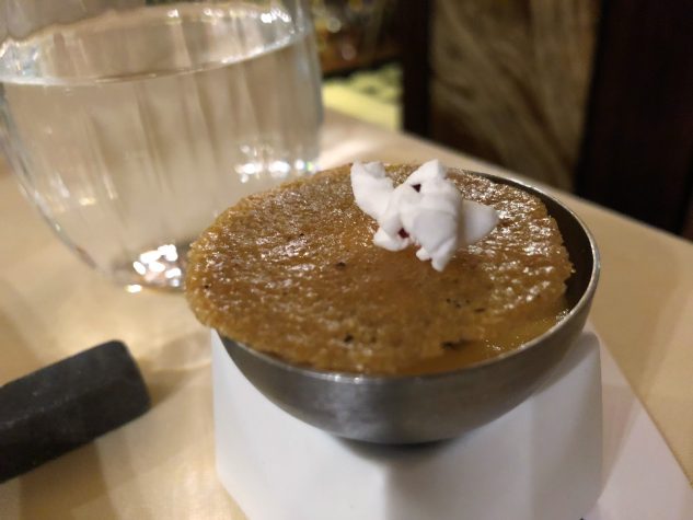 Crème Brûlée von Mais und Mumbai-Curry