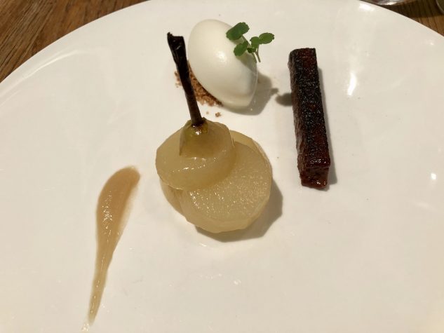 Glühwein Crème Brûlée / Pochierte Birne / Milchsorbet
