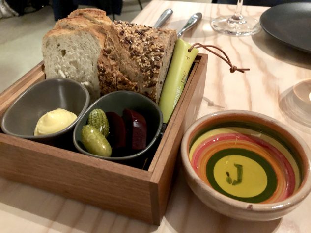 Brot -Salzbutter – Jordan Olivenöl – Eingewecktes Gemüse