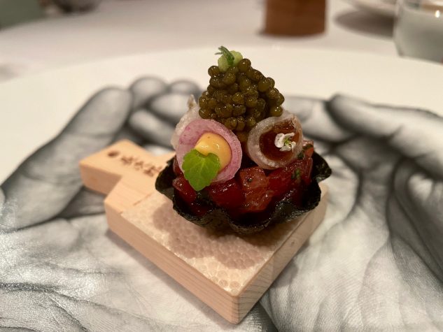 Nori-Tartelette mit Tuna-Akami