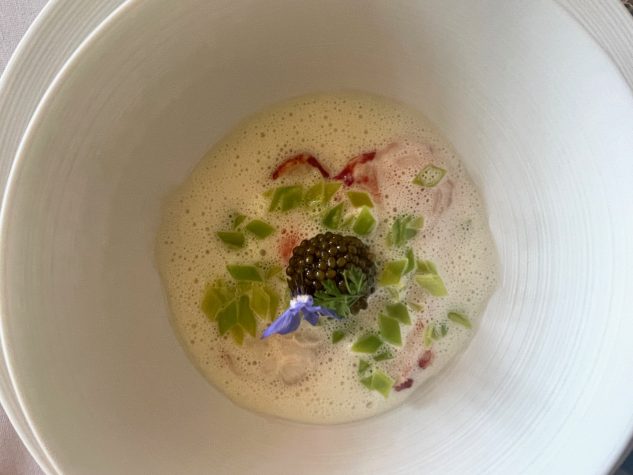 Bretonischer Hummer, Impérial Kaviar und Sauce Chalon