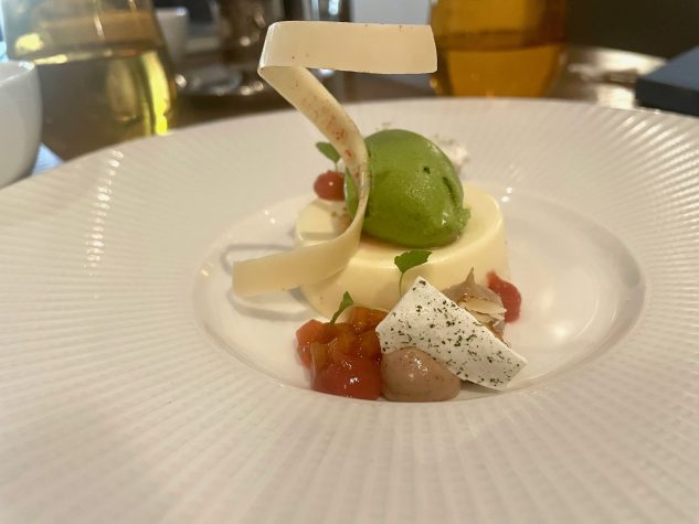 Rhabarber & Sauerrahm, Macadamia, weiße Schokolade & Kerbel