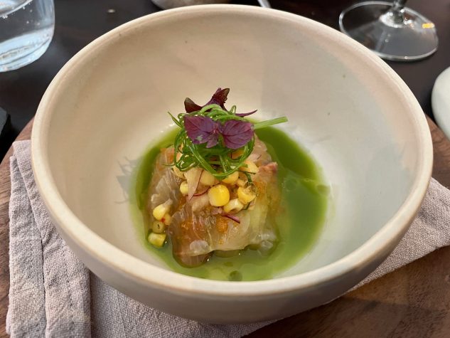 Hamachi, Mais, Grüne Tomate, Limettenblatt