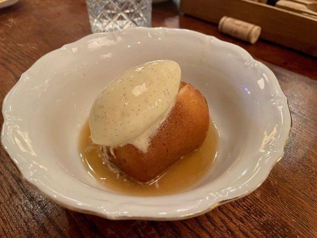 Baba au Rum mit Ron Zapaca Centenario Rum und Vanilleeis
