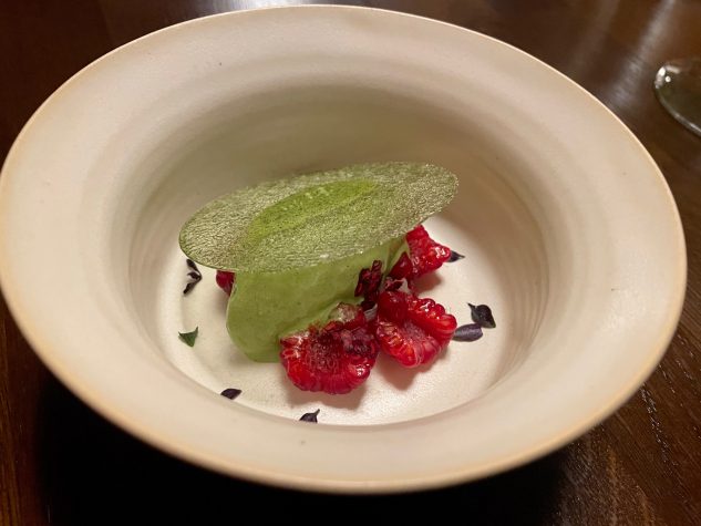 Himbeere, Joghurt und Basilikum