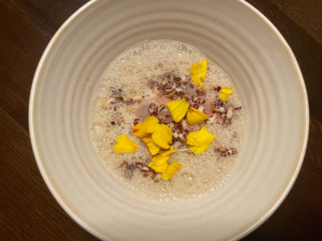 Warme Langoustine, Johannisbeere, Krustentieremulsion