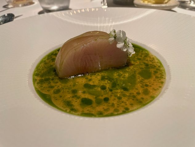 Hamachi, "Conference" Birne, Yuzu, Tomasu Soyasauce, schwarze Olive, Japanischer Wasabi