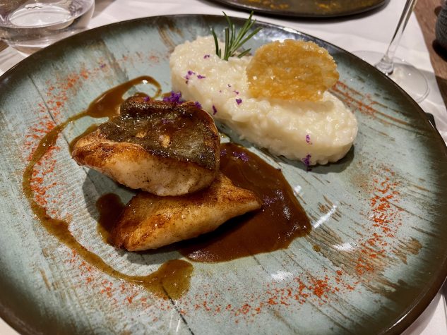 Gebratenes Filet vom Saint Pierre, Kalbsjus mit Clementine