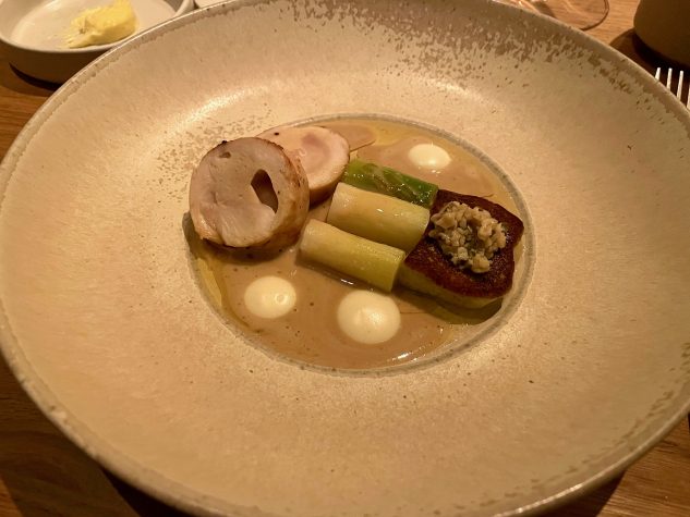 Bresse Huhn | Haselnuss | Lauch | Sauerrahm