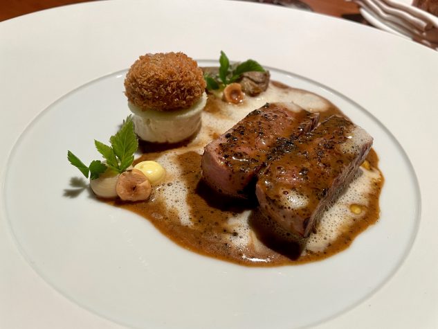 Hermannsdorfer Schweinefilet, Menchi Katsu, Artischocke & Périgord Trüffel