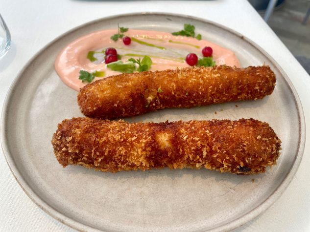 Knusprige "Fischstäbchen" von der Bergforelle mit Ribisel &...