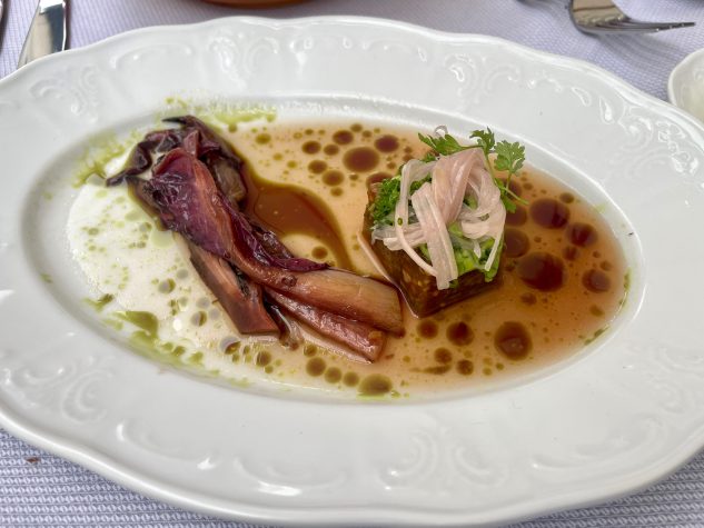 Tafelspitzsülze, Bittersalat, Schnittlauch & Tomatenvinaigrette