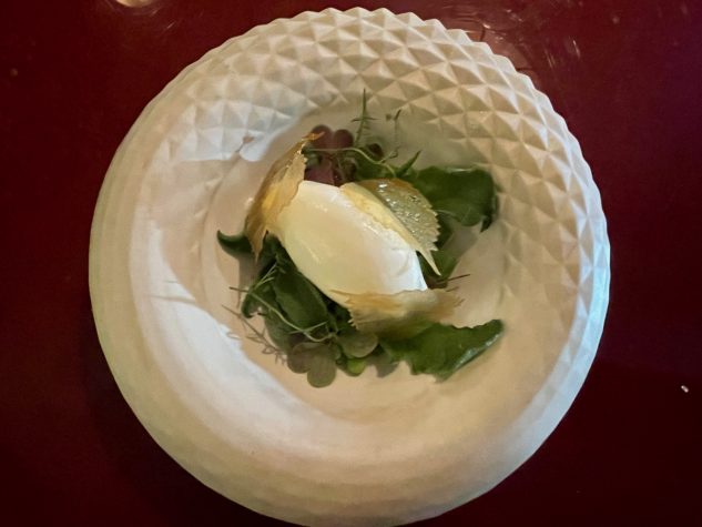 SUMMER PEA - Frische Sommererbsen | Joghurt-Eis | Crisp | Schwarze Johannisbeerblätter